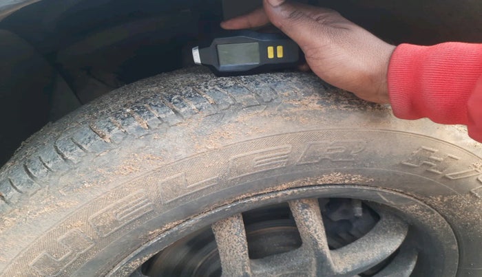 2014 Mahindra XUV500 W6, Diesel, Manual, 1,45,942 km, tyre