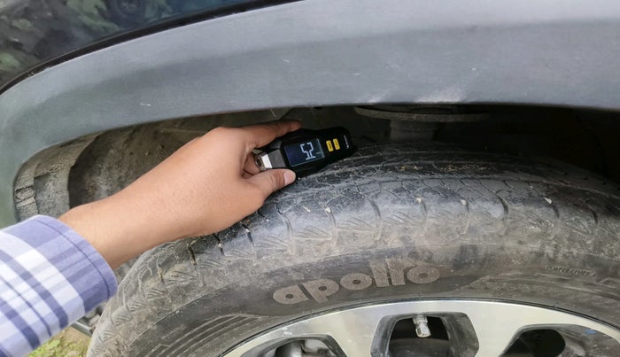 2024 Maruti Grand Vitara SIGMA SMART HYBRID, Petrol, Manual, 29,153 km, tyre