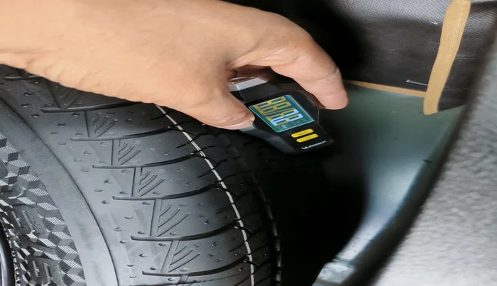 2024 Maruti Grand Vitara SIGMA SMART HYBRID, Petrol, Manual, 29,153 km, tyre