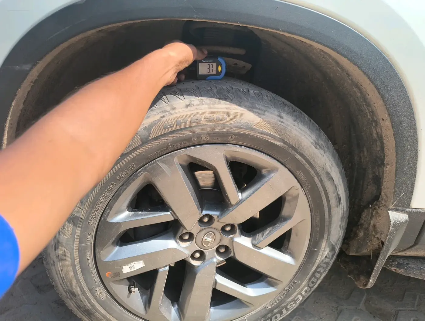 2021 Tata Safari XT PLUS, Diesel, Manual, 60,671 km, tyre