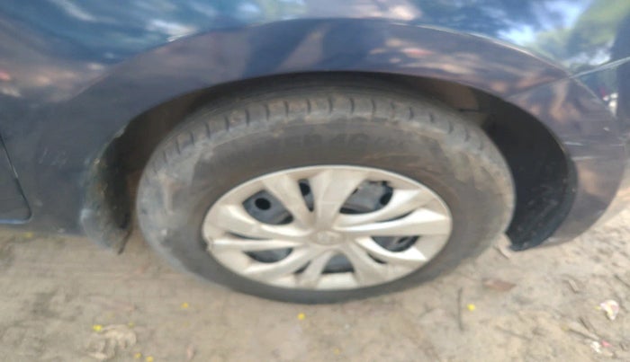 2022 Maruti Swift VXI, Petrol, Manual, 50,480 km, tyre