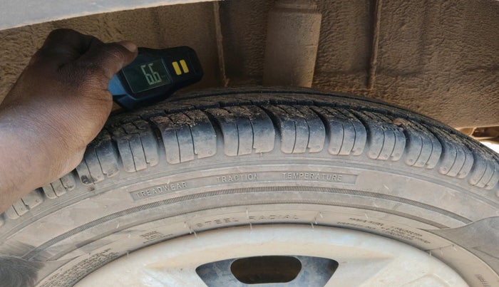 2017 Renault Kwid RXL, Petrol, Manual, 58,843 km, tyre