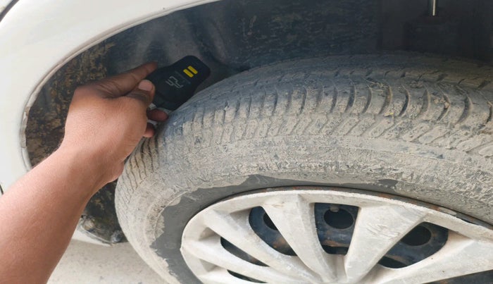 2016 Maruti Swift Dzire VXI, Petrol, Manual, 1,05,565 km, tyre