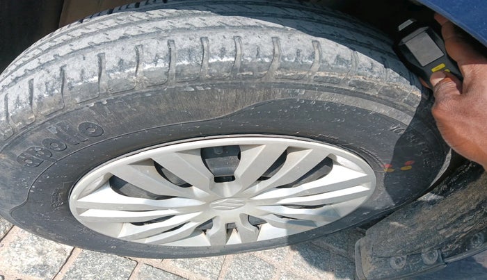 2019 Maruti Dzire VXI, Petrol, Manual, 1,03,686 km, tyre