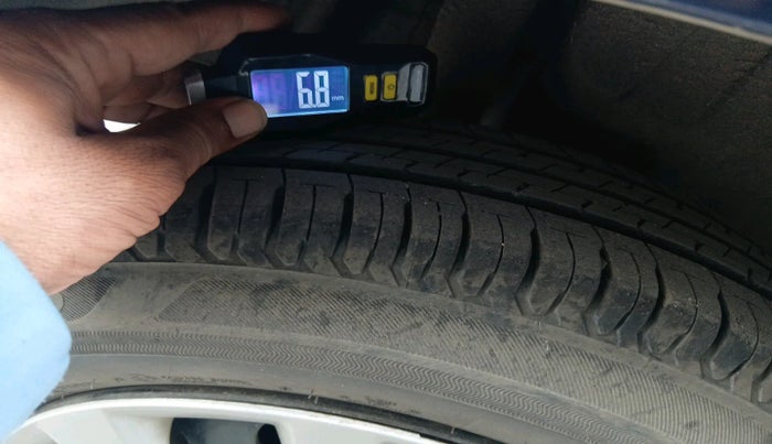 2019 Maruti Swift VXI, Petrol, Manual, 55,811 km, tyre