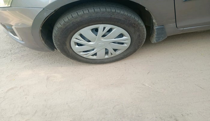 2015 Maruti Swift VXI, Petrol, Manual, 58,334 km, tyre