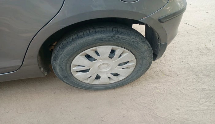 2015 Maruti Swift VXI, Petrol, Manual, 58,334 km, tyre