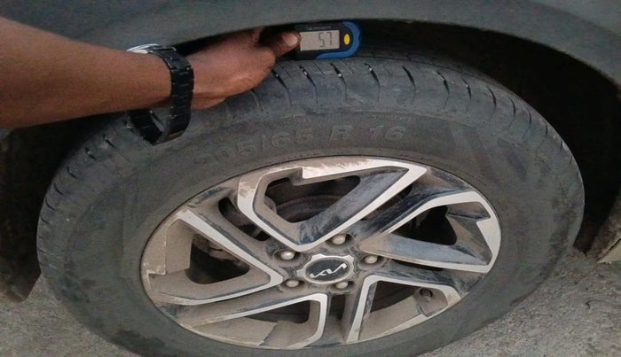 2022 KIA CARENS PRESTIGE PLUS 1.5 DIESEL 7 STR, Diesel, Manual, 63,741 km, tyre