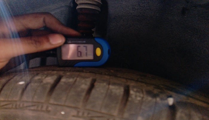 2015 Maruti Swift Dzire VXI, Petrol, Manual, 95,009 km, tyre