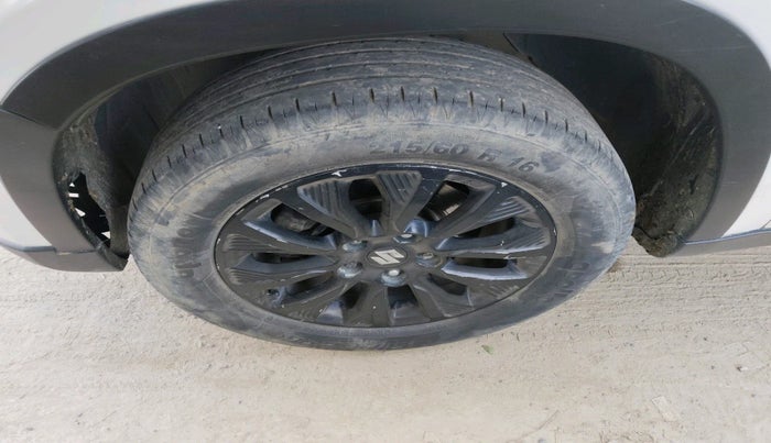 2022 Maruti Vitara Brezza ZXI, Petrol, Manual, 98,158 km, tyre