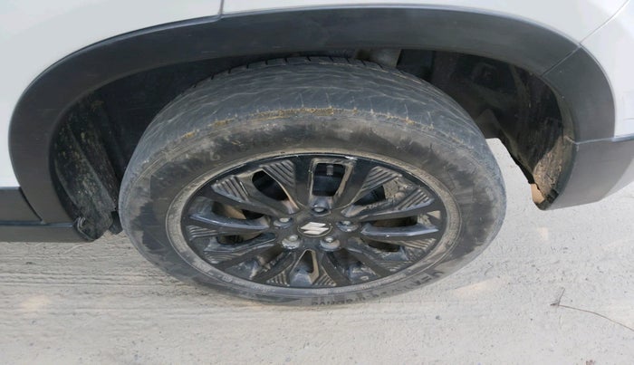 2022 Maruti Vitara Brezza ZXI, Petrol, Manual, 98,158 km, tyre