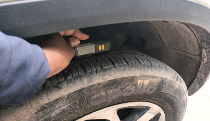 2022 Tata Harrier XZA PLUS 2.0L, Diesel, Automatic, 34,222 km, tyre