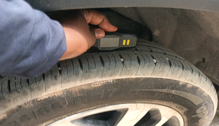 2022 Tata Harrier XZA PLUS 2.0L, Diesel, Automatic, 34,222 km, tyre