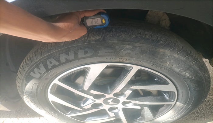 2023 Mahindra XUV300 W8 1.2 PETROL, Petrol, Manual, 54,476 km, tyre