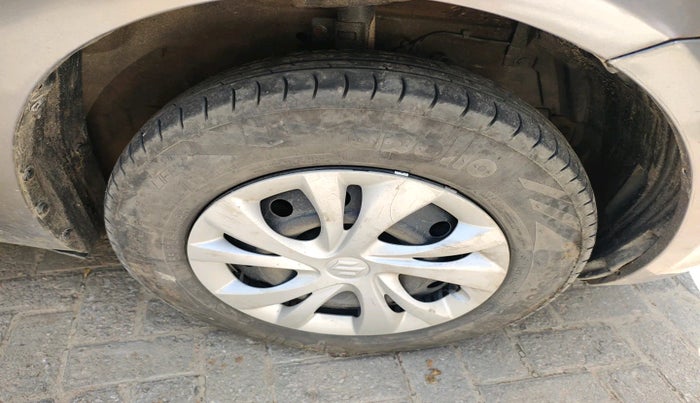 2016 Maruti Swift VDI, Diesel, Manual, 1,17,753 km, tyre