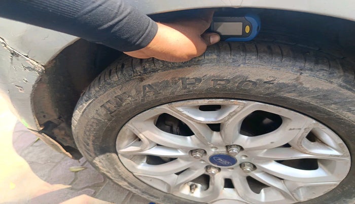 2014 Ford Ecosport TITANIUM 1.5L DIESEL, Diesel, Manual, 1,39,383 km, tyre