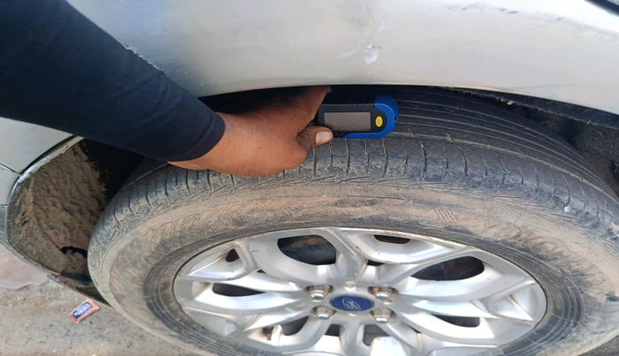 2014 Ford Ecosport TITANIUM 1.5L DIESEL, Diesel, Manual, 1,39,383 km, tyre