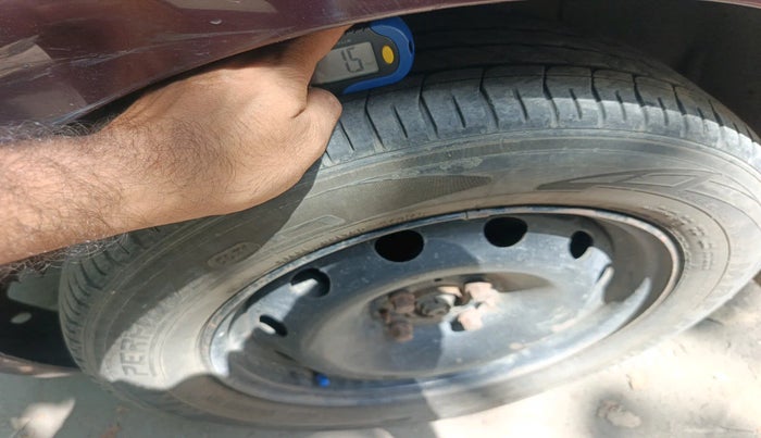 2011 Fiat Grand Punto EMOTION PACK 1.3, Diesel, Manual, 1,60,000 km, tyre