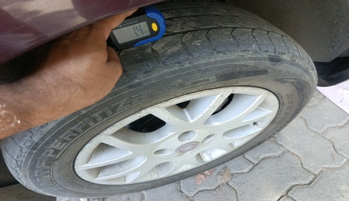 2011 Fiat Grand Punto EMOTION PACK 1.3, Diesel, Manual, 1,60,000 km, tyre