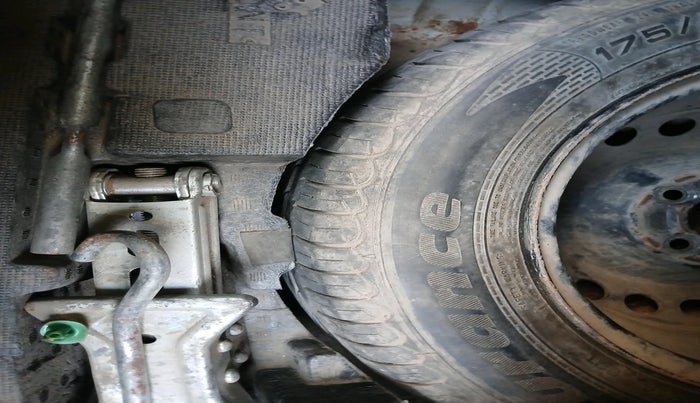 2017 Honda Amaze 1.2L I-VTEC S, Petrol, Manual, 75,150 km, tyre