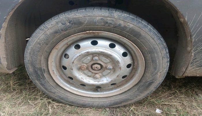 2013 Maruti Wagon R 1.0 LXI, Petrol, Manual, 1,87,119 km, tyre