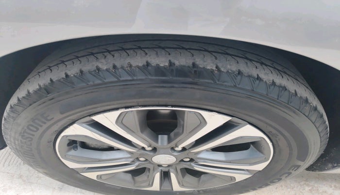 2020 KIA CARNIVAL PREMIUM 2.2 8 STR, Diesel, Automatic, 63,245 km, tyre