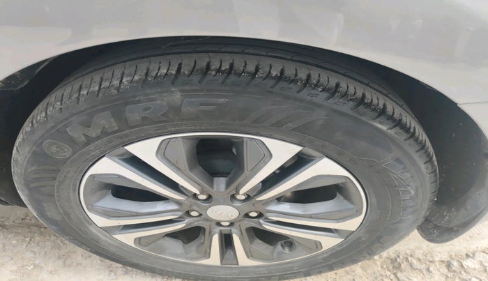 2020 KIA CARNIVAL PREMIUM 2.2 8 STR, Diesel, Automatic, 63,245 km, tyre
