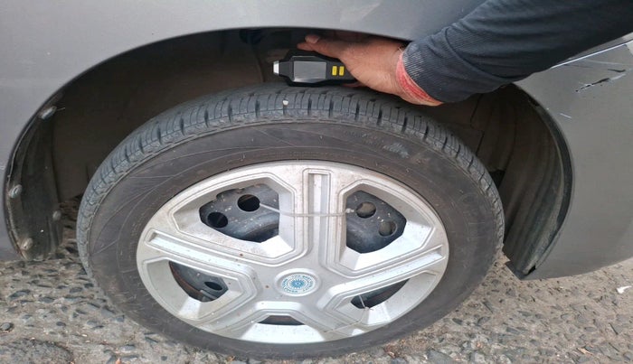 2013 Maruti Wagon R 1.0 VXI, Petrol, Manual, 62,768 km, tyre