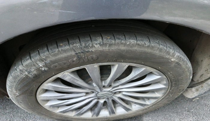 2017 Maruti Ciaz ALPHA  AT 1.4  PETROL, Petrol, Automatic, 1,12,883 km, tyre