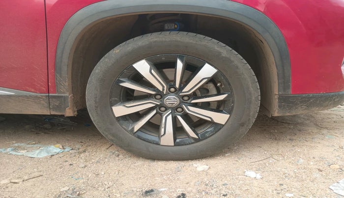 2020 MG HECTOR PLUS SHARP 2.0 DIESEL TURBO MT 6-STR, Diesel, Manual, 1,19,231 km, tyre