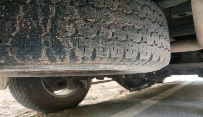 2011 Mahindra Scorpio SLE BS-III, Diesel, Manual, 1,43,594 km, tyre