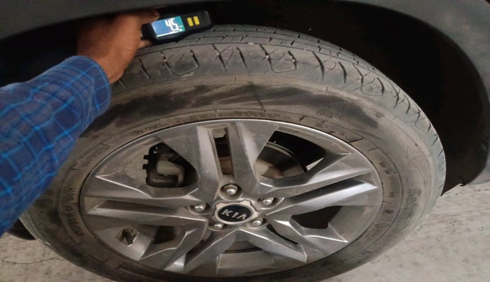 2021 KIA SELTOS HTX 1.5 PETROL, Petrol, Manual, 99,942 km, tyre