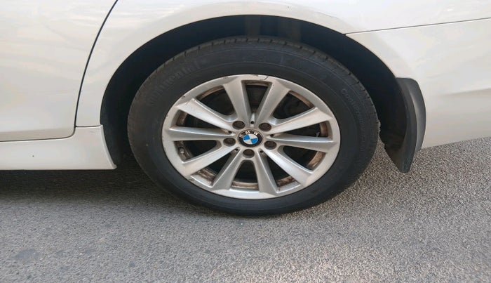 2012 BMW 5 Series 520D 2.0, Diesel, Automatic, 1,37,256 km, tyre