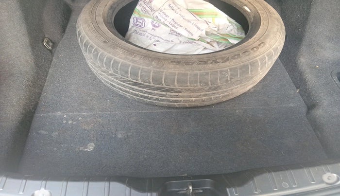 2012 BMW 5 Series 520D 2.0, Diesel, Automatic, 1,37,256 km, tyre