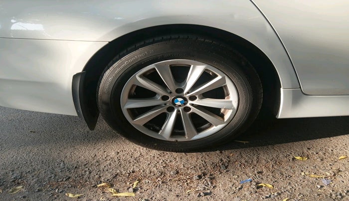 2012 BMW 5 Series 520D 2.0, Diesel, Automatic, 1,37,256 km, tyre