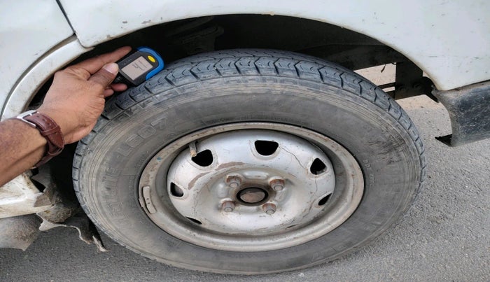 2010 Maruti Eeco 7 STR, Petrol, Manual, 2,56,988 km, tyre