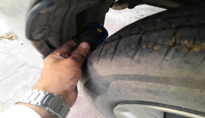 2019 Maruti Swift VXI AMT, Petrol, Automatic, 35,504 km, tyre