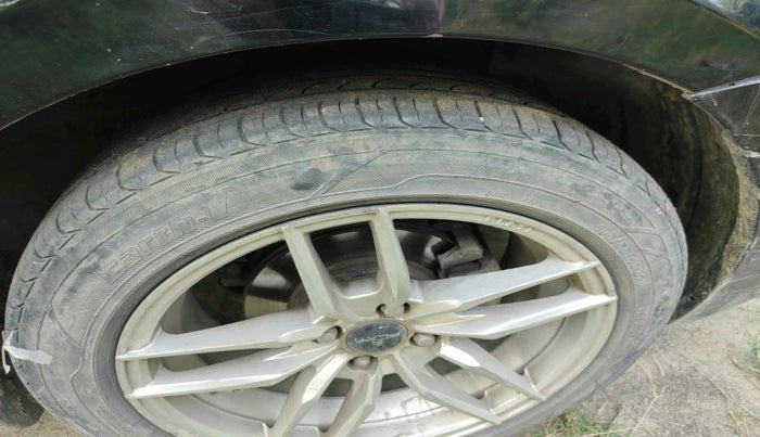 2016 Maruti Ciaz VDI+ SHVS, Diesel, Manual, 1,30,920 km, tyre