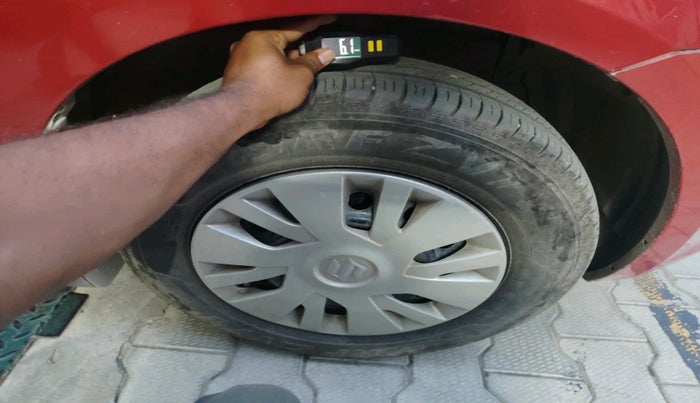 2011 Maruti Swift VXI, Petrol, Manual, 44,089 km, tyre