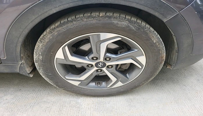 2018 Hyundai Creta SX (O) 1.6 DIESEL, Diesel, Manual, 2,02,615 km, tyre