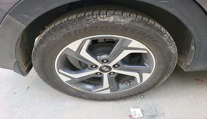 2018 Hyundai Creta SX (O) 1.6 DIESEL, Diesel, Manual, 2,02,615 km, tyre