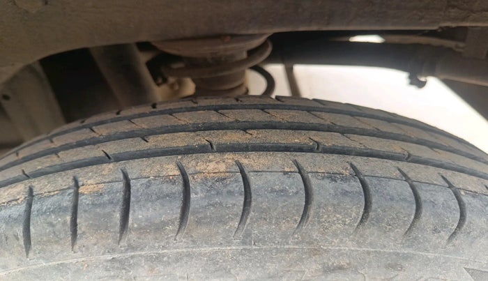 2015 Maruti Alto 800 VXI, Petrol, Manual, 77,602 km, tyre