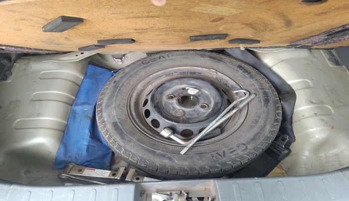 2015 Maruti Alto 800 VXI, Petrol, Manual, 77,602 km, tyre