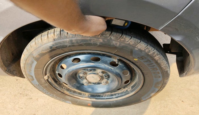 2016 Tata Tiago XT PETROL, Petrol, Manual, 2,18,650 km, tyre