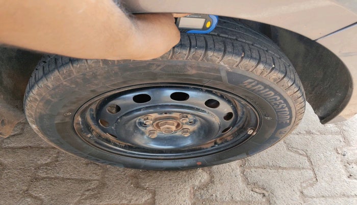 2016 Tata Tiago XT PETROL, Petrol, Manual, 2,18,650 km, tyre