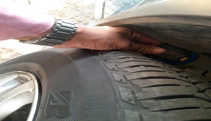 2020 Mahindra XUV500 W9, Diesel, Manual, 79,823 km, tyre