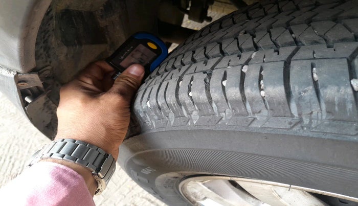 2020 Mahindra XUV500 W9, Diesel, Manual, 79,823 km, tyre