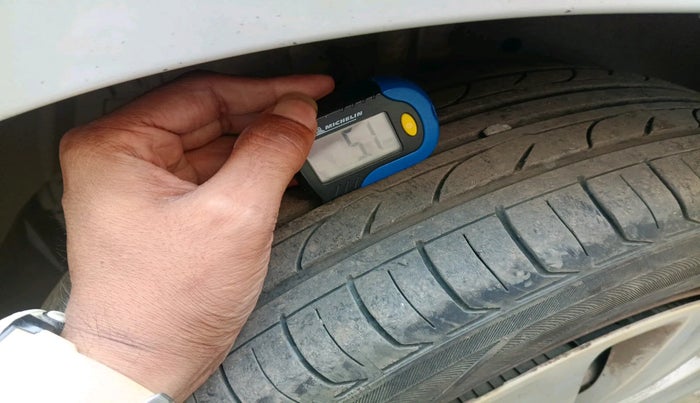 2016 Maruti Ertiga VXI CNG, Petrol, Manual, 81,665 km, tyre