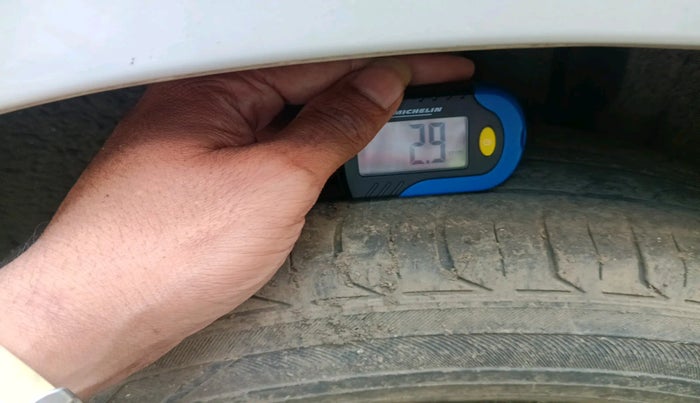 2016 Maruti Ertiga VXI CNG, Petrol, Manual, 81,665 km, tyre