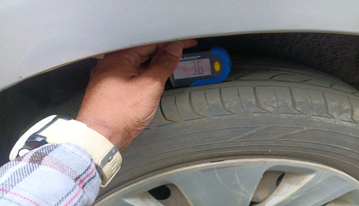 2016 Maruti Ertiga VXI CNG, Petrol, Manual, 81,665 km, tyre